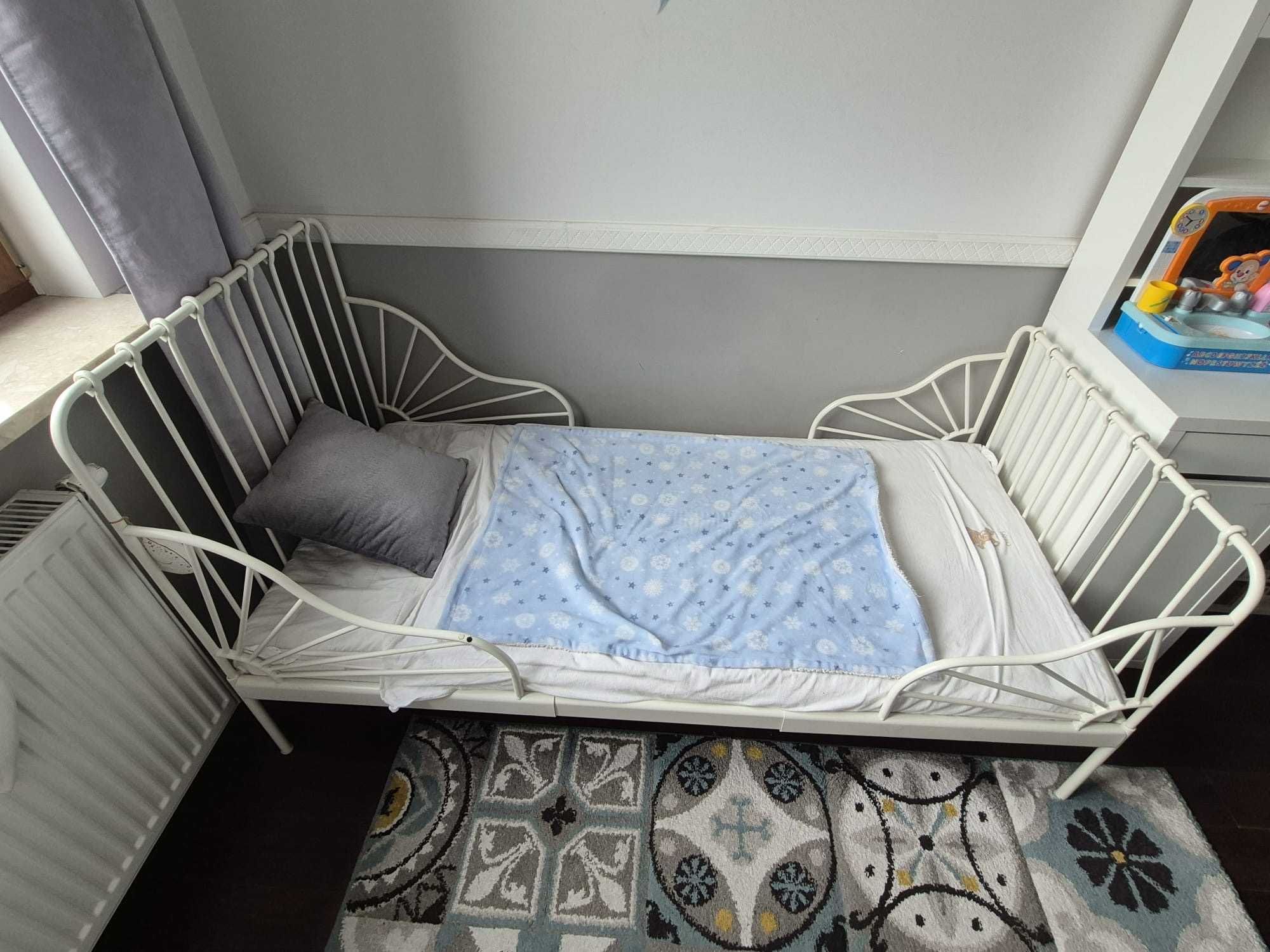 Pilnie sprzedam.Białe łóżko rozkładane białe IKEA MINNEN z materacem