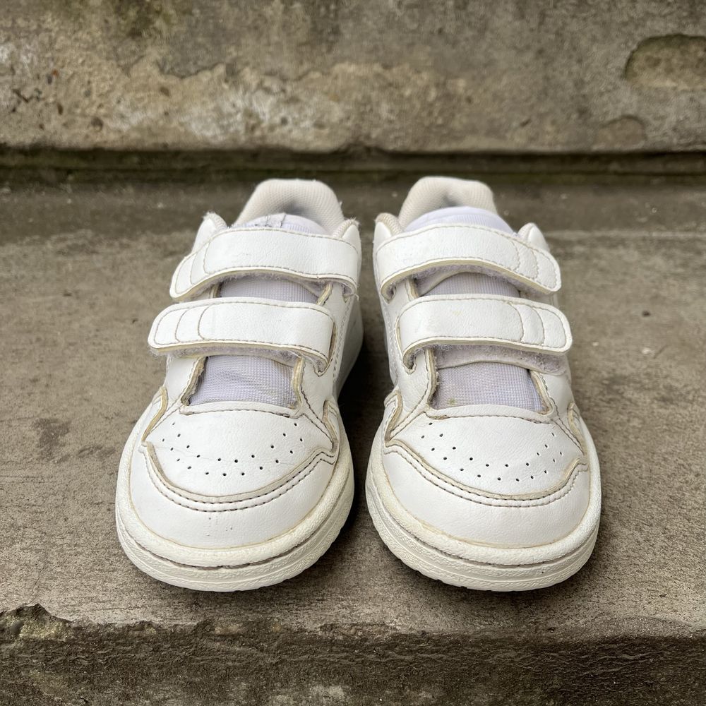 Дитячі шкіряні кросівки Adidas original розмір 26