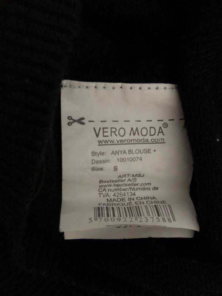 Czarna damska bluzka dzianinowa bezrękawnik, półgolf marki Vero Moda