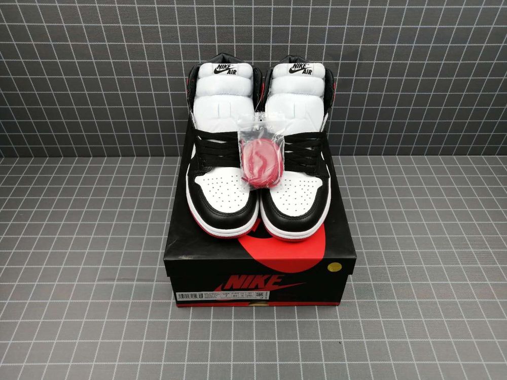 Nike Air Jordan 1 Black Toe Satin