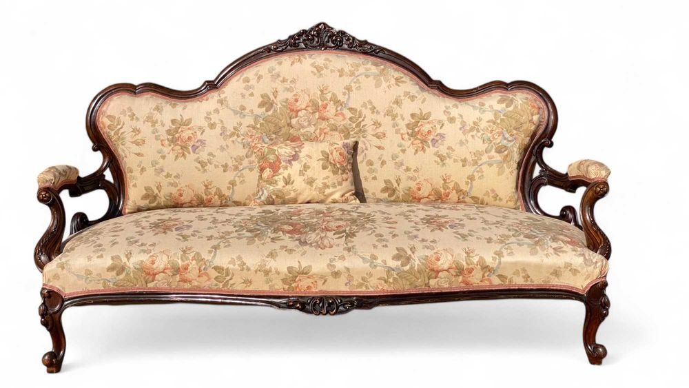 Bogato rzeźbiona sofa w stylu ludwikowskim, ciemny orzech, kwiatowa