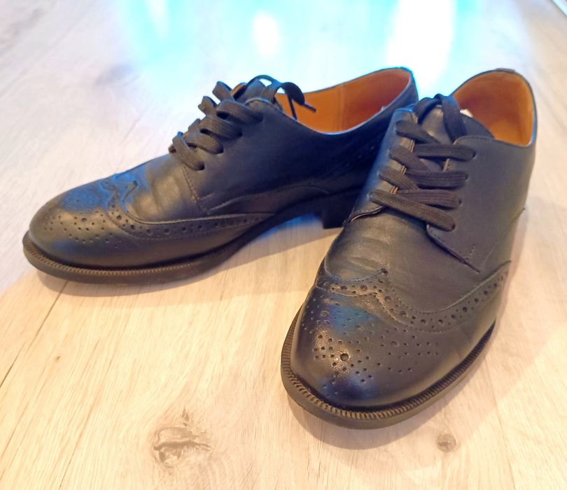 Жіночі черевички чорні з перфорацією