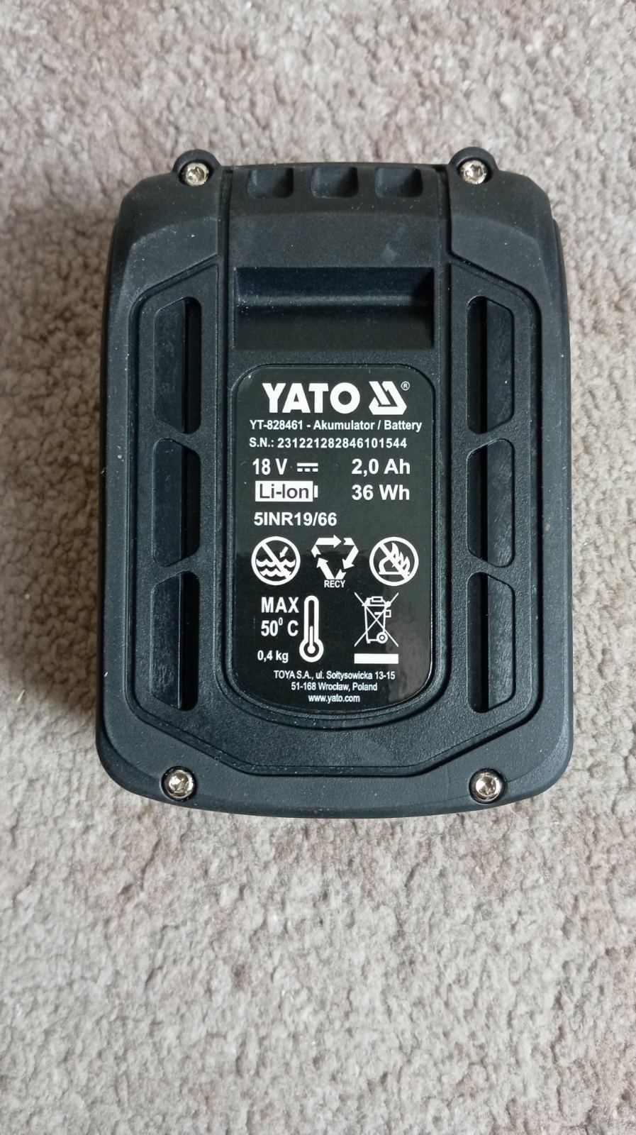 Акумулятор Yato 2Ah и зарядное устройство