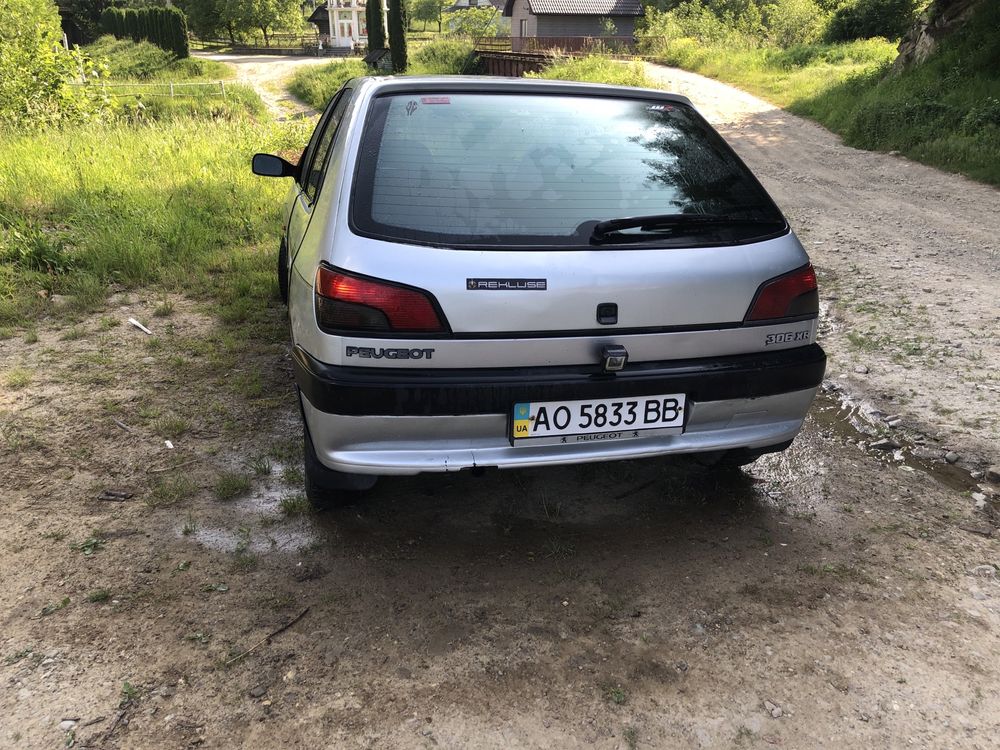 Пежо 306.в доброму стані