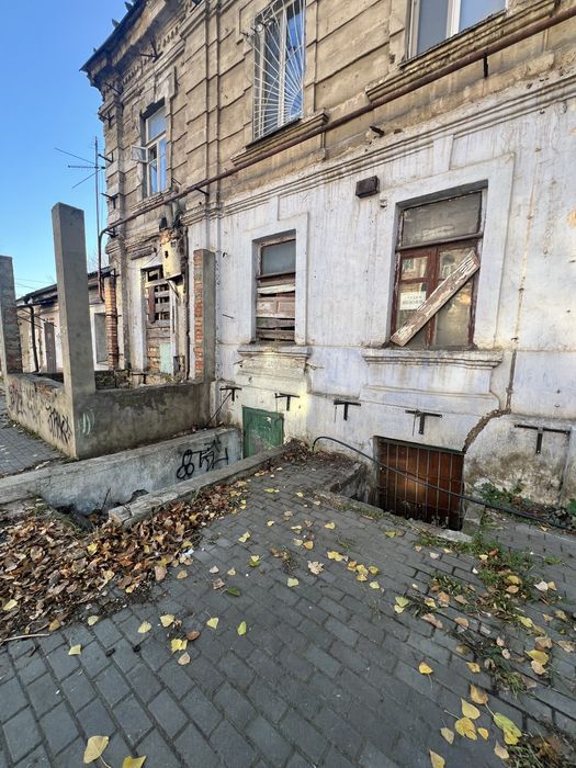 В Продажу приміщення Сінна/ Лягіна