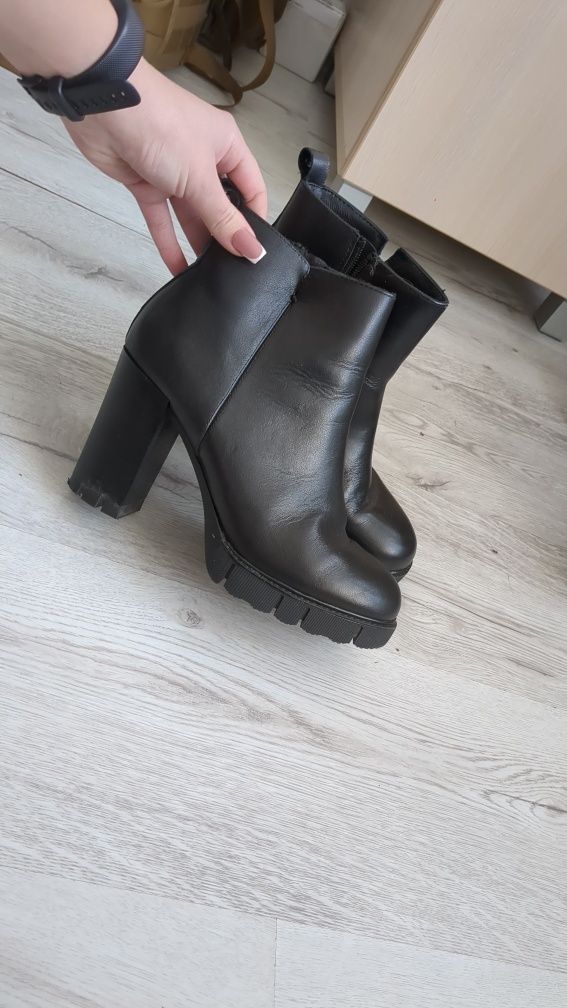 Lasocki skóra naturalna skórzane botki buty koturna słupki 39 eleganck