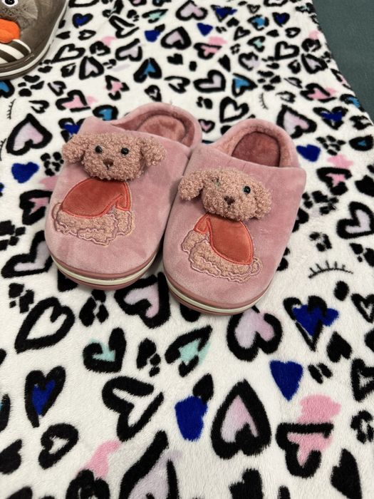 Дитячі тапочки в асортименті
