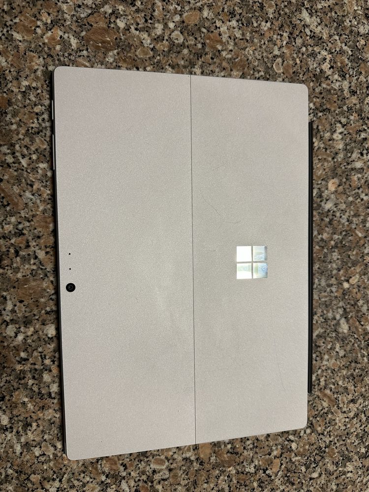 Microsoft Surface Pro 6 (i5, 8GB ram, 256GB, Windows 11)