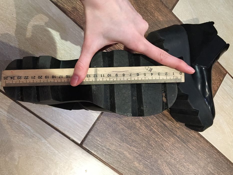 Лакові жіночі черевики, на підборах C’M Paris