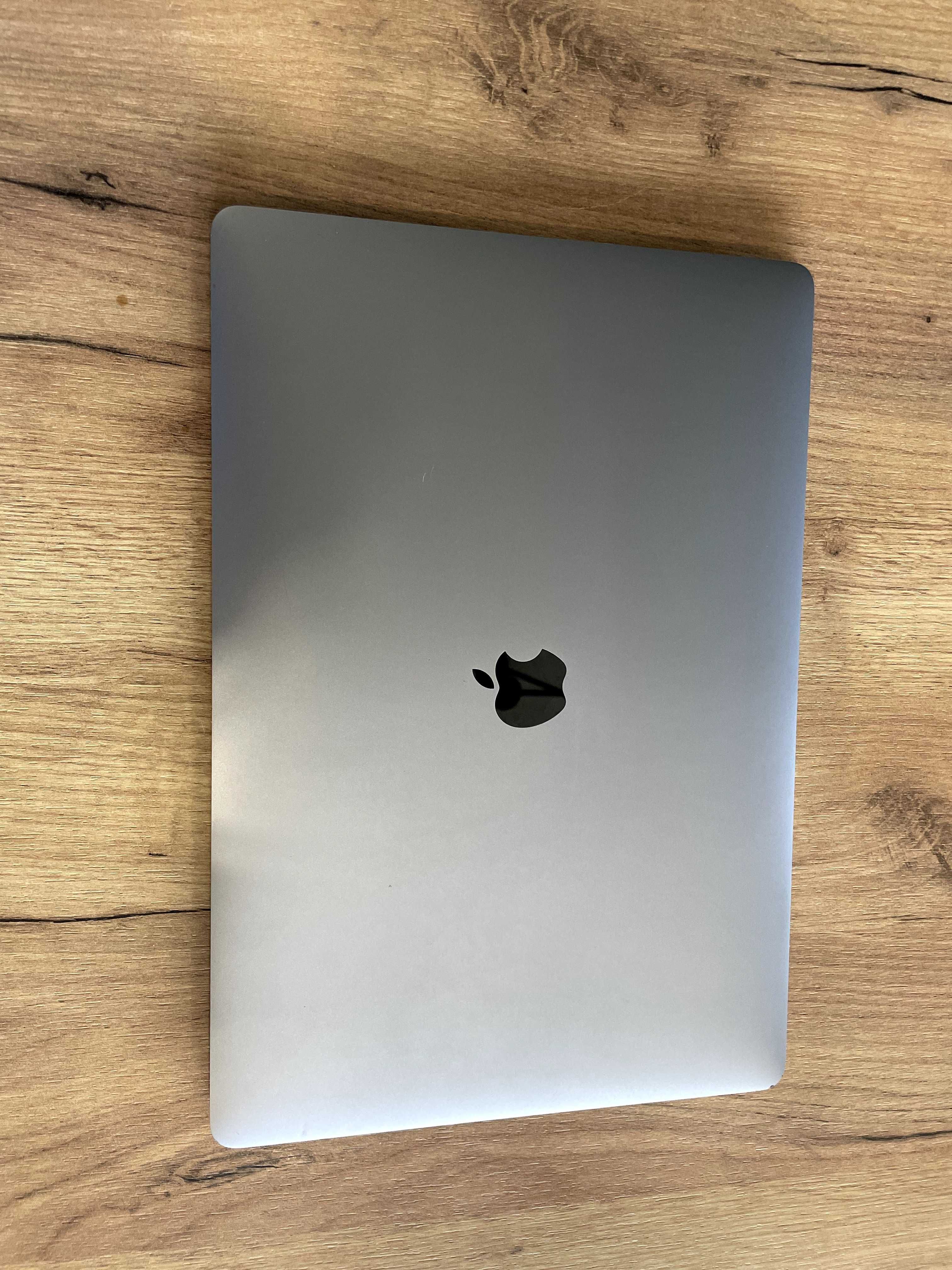macbook pro 15 2019 А1990 i9 16/512 238 циклів ідеал