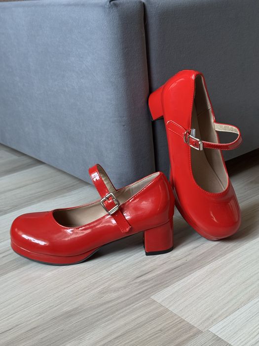 Продам взуття. Нове