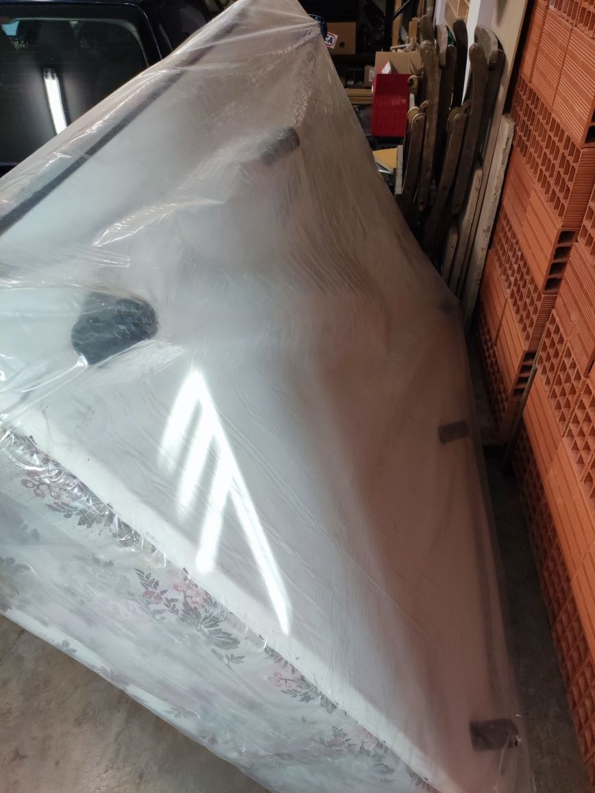 Cama de casal - Sommier Fixo