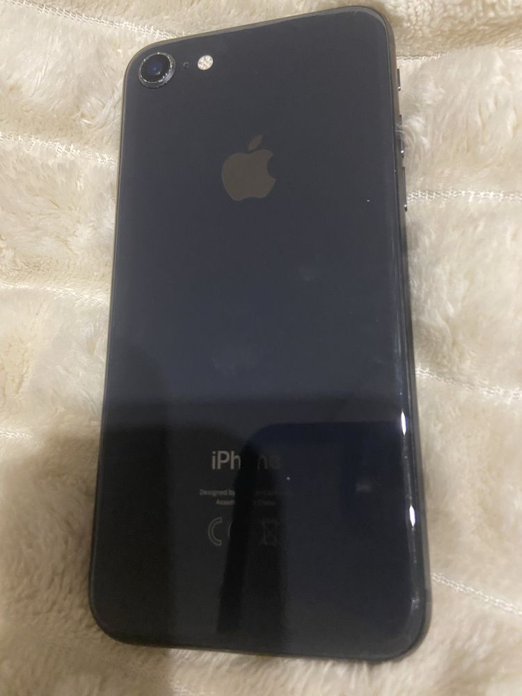 Iphone 8 бу  отличное состояния