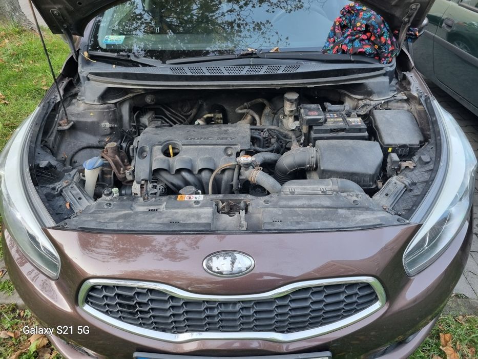 Sprzedam kia ceed 1.4 benzyna 2013rok