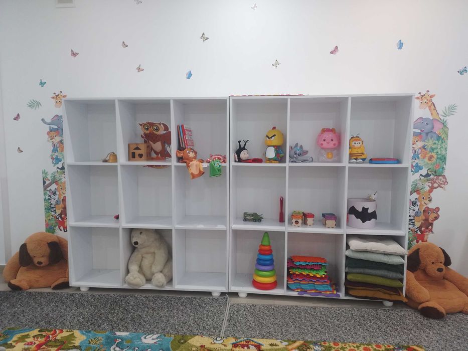 Продам дитячі полички / стелажі для іграшок та матеріалів