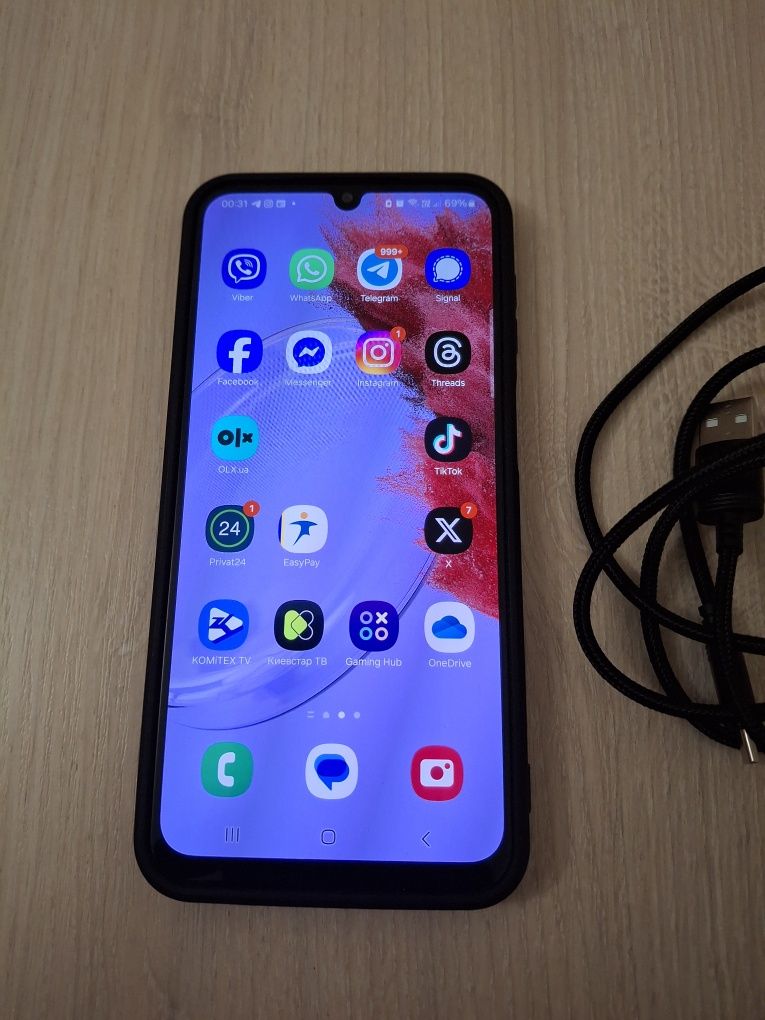 Телефон Samsung M34