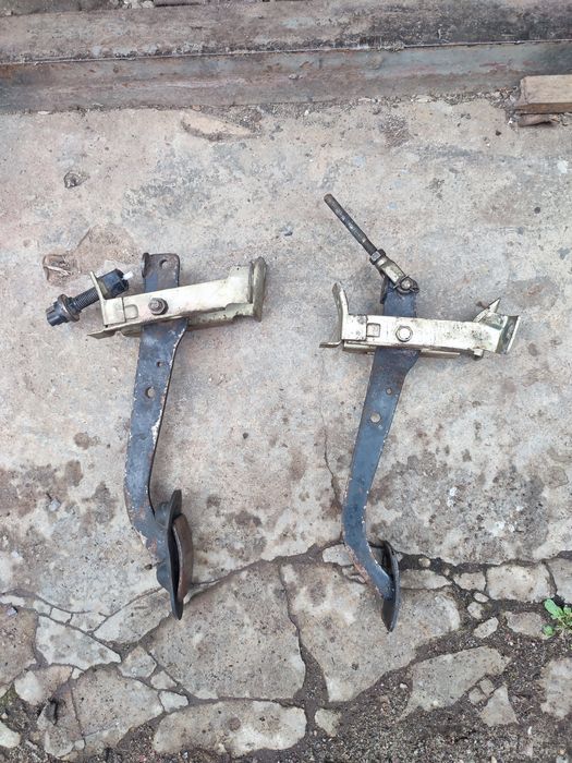 Бензобак, повітряний фільтр та педалі. Розборка ЗАЗ-968 (запорожець).