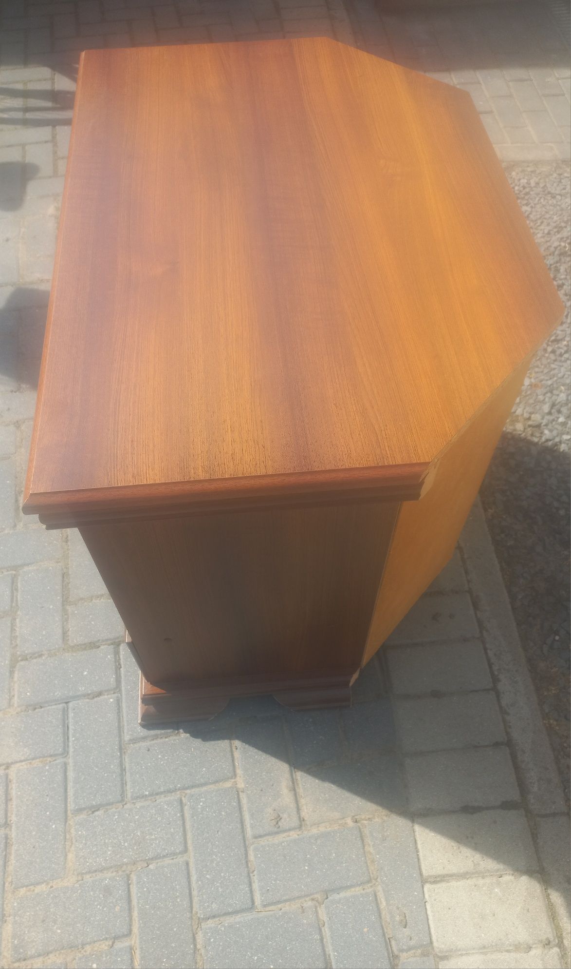 Szafka pod telewizor narożna.