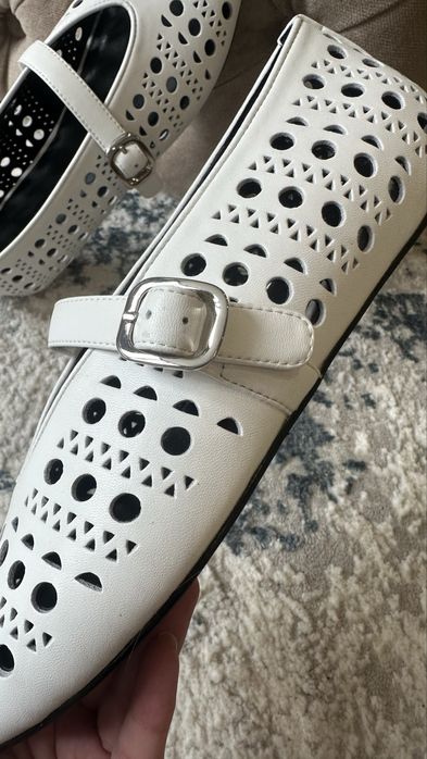 Балетки білі літні