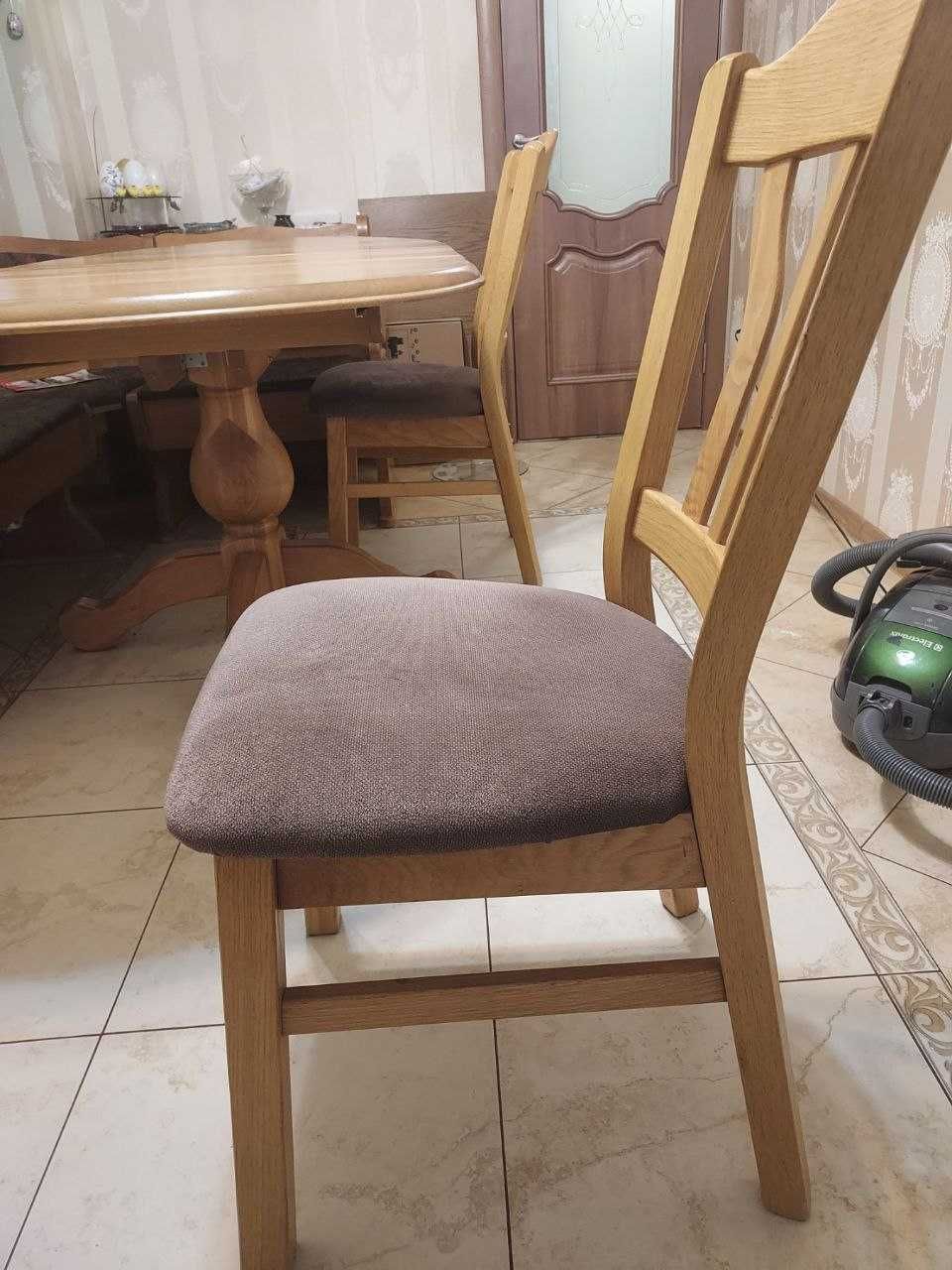 Кухонний стіл та стільці, дубові