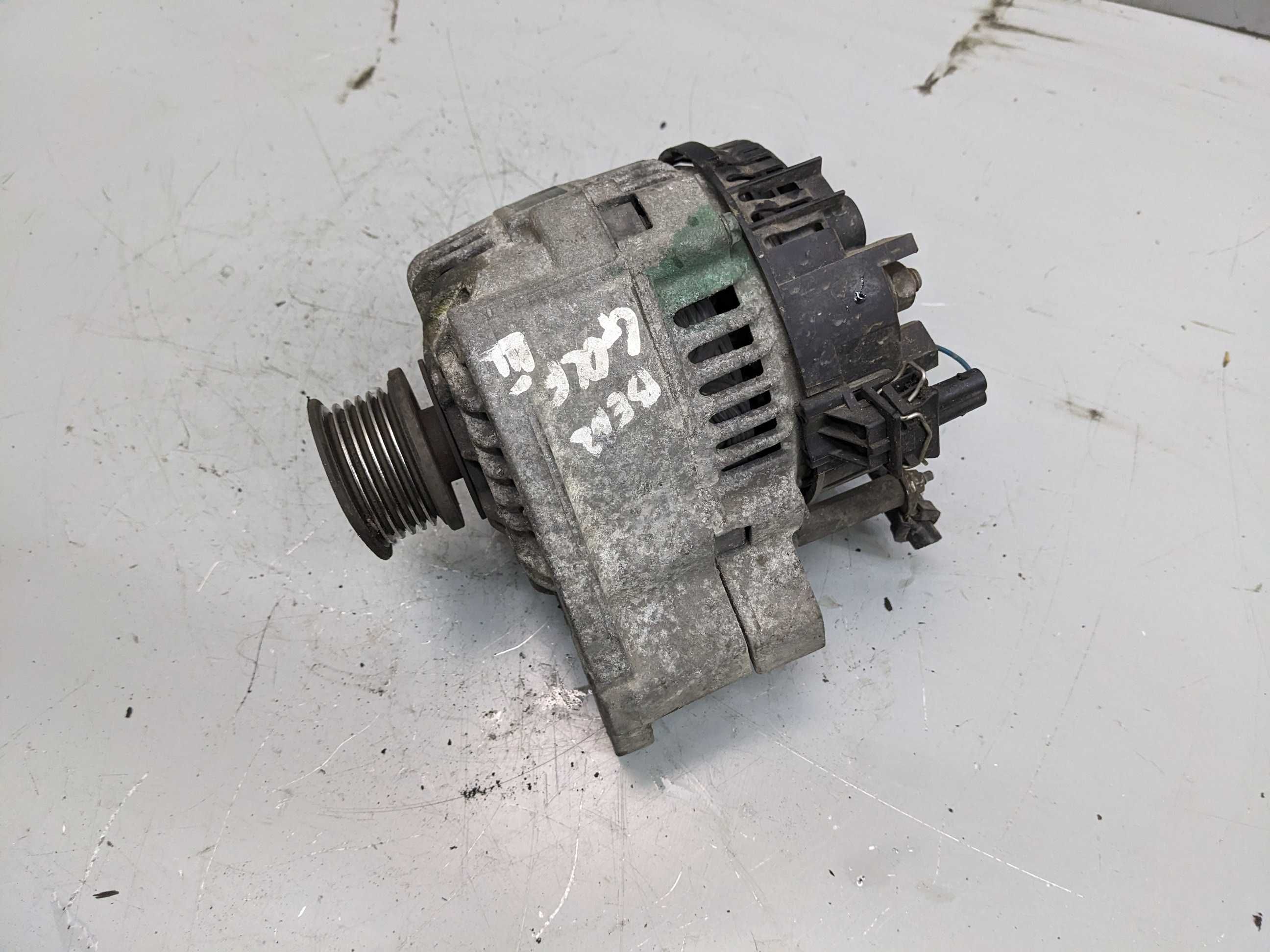 VW Golf III 3 1.8 1.9 TDI Alternator