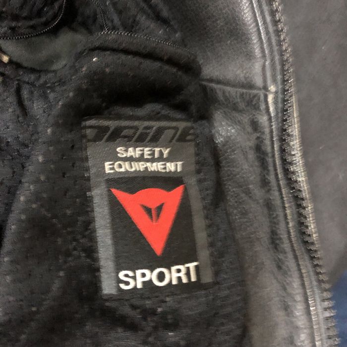 Calças em pele motard + casaco, fazem união com fecho, marca DAINESE