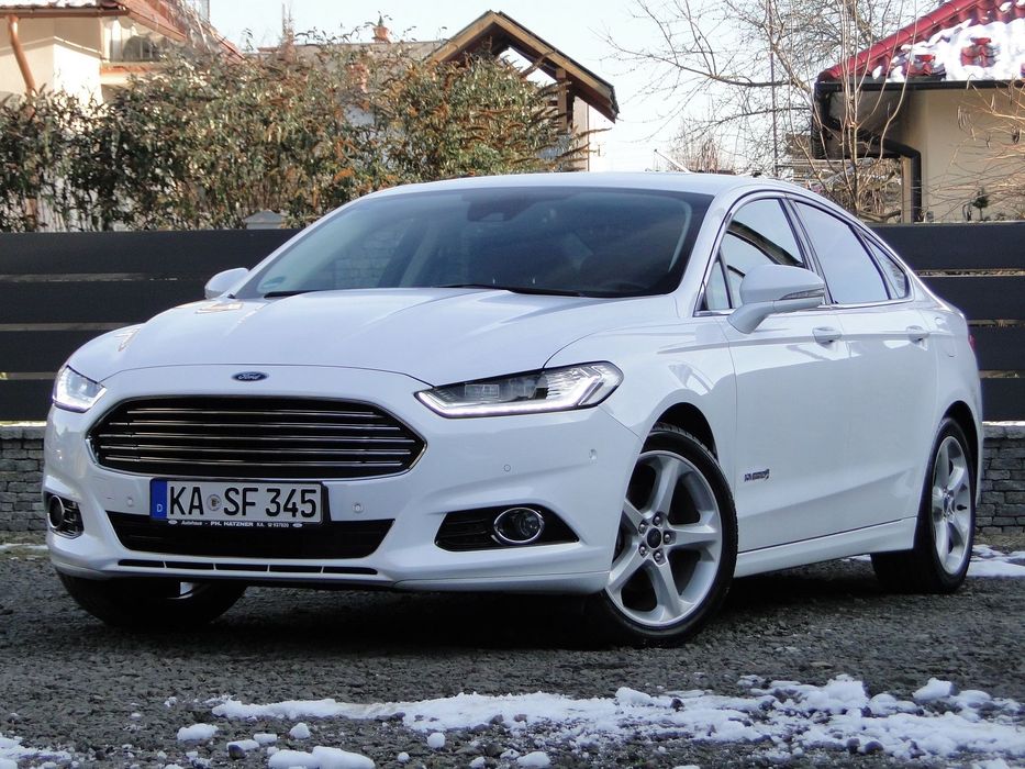Ford Mondeo 2.0 187 PS HYBRYDA / TITANIUM / Szyberdach / Kamera / ACC / Serwis ASO