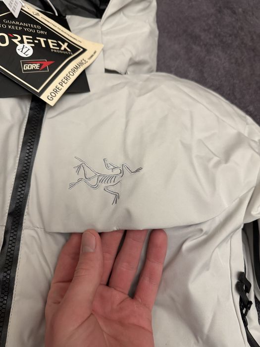 Arcteryx Macai Puffer Jacket white біла куртка пуховик арктерікс макай
