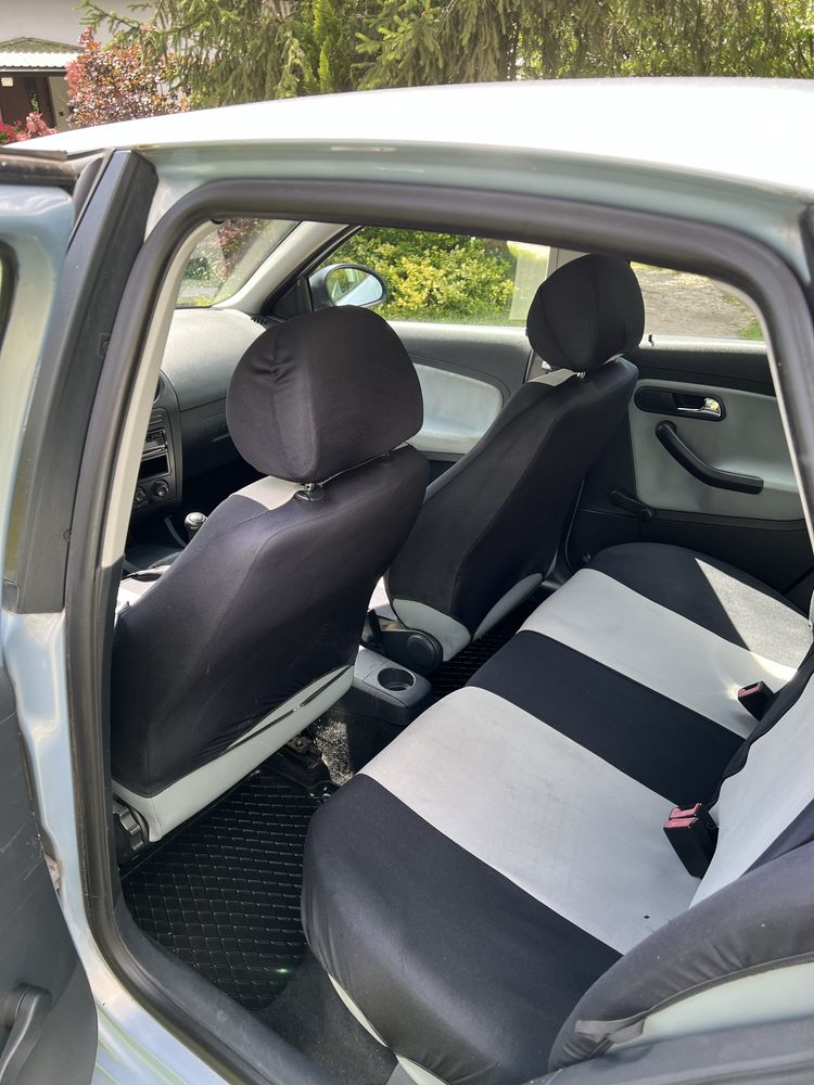 Seat cordoba.