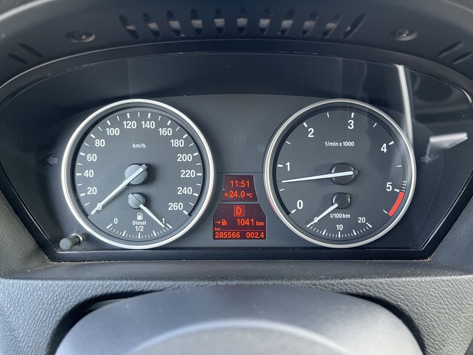 Автомобіль BMW X5