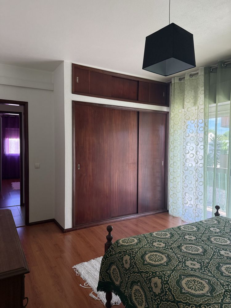 Arrendam-se quartos em T2