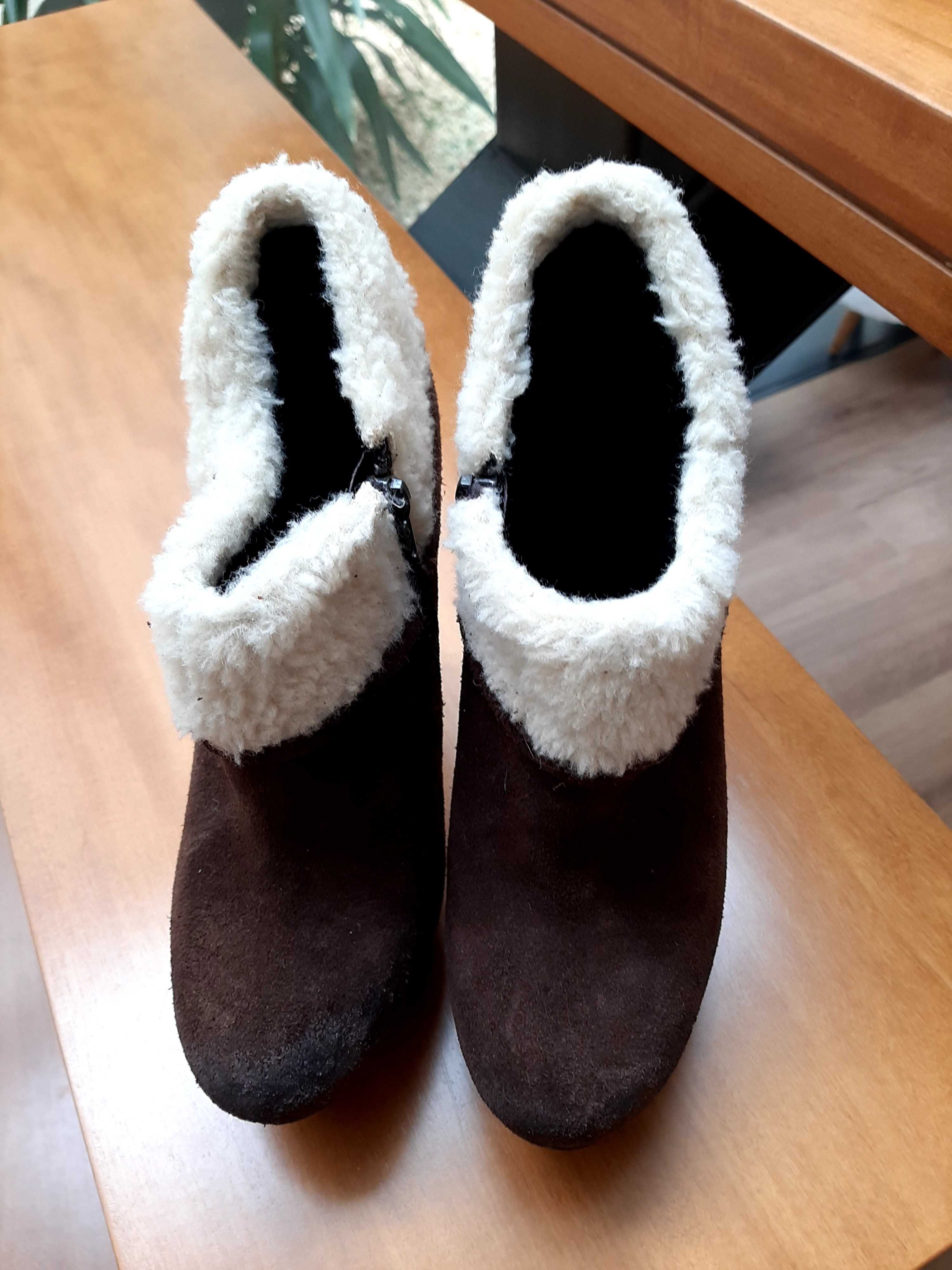 Botins de camurça