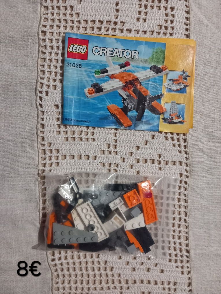 Vários cojuntos de Lego