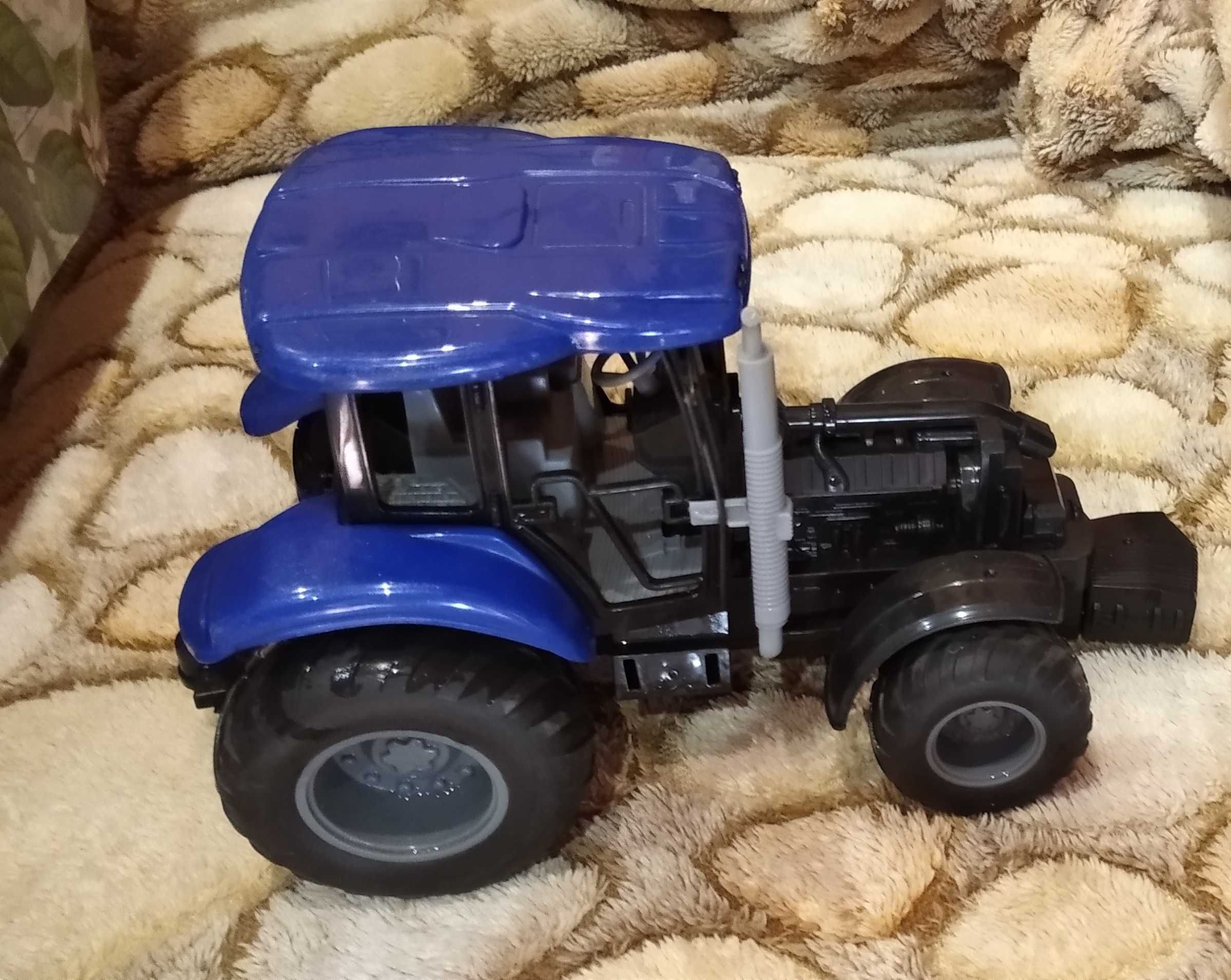 Іграшки трактори