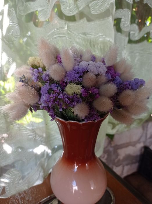 Букет із сухоцвітів, лагурус, кермек