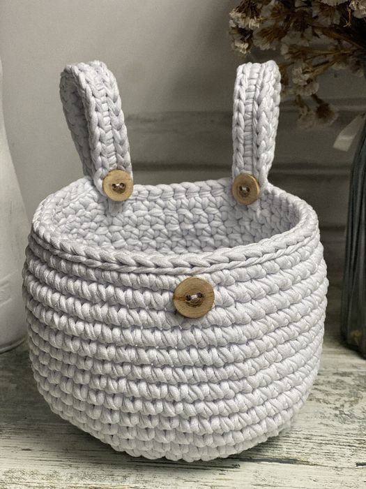 В'язаний кошик для дитячого ліжка