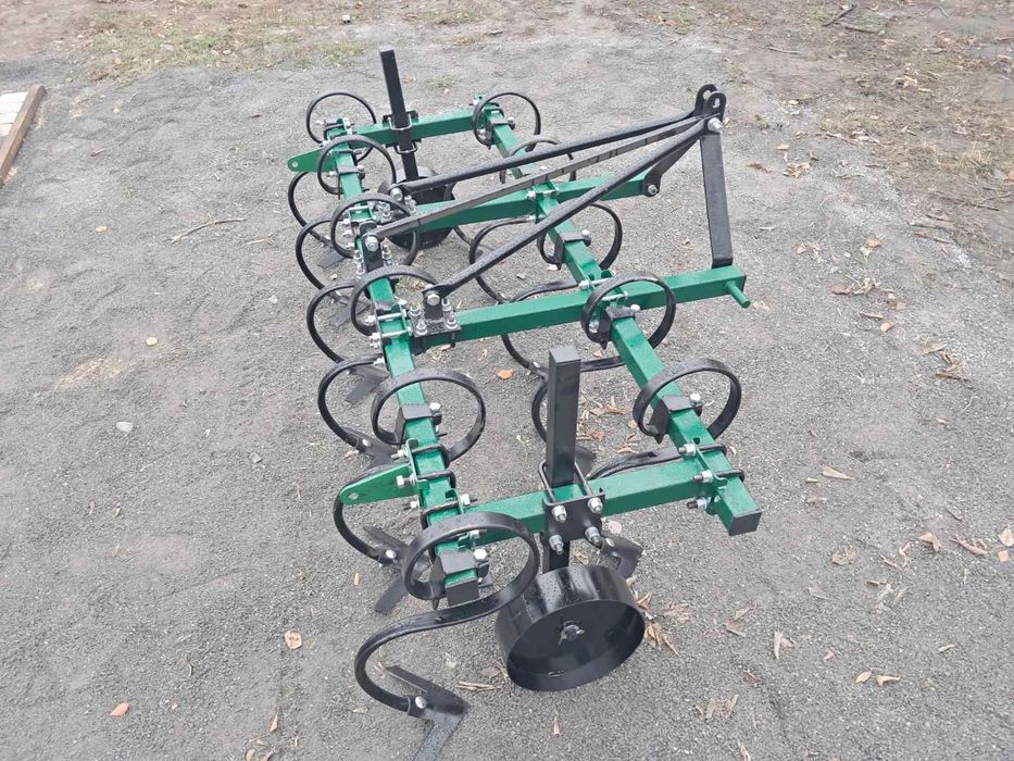 Продам культиватор пружинний 1.8м Європак до мінітрактора.