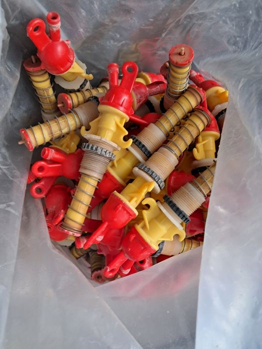 Poidła dzwonowe Plason dla drobiu