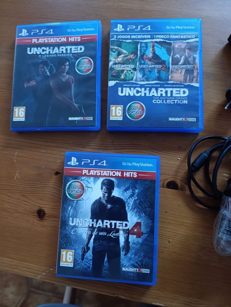 PS 4 + 1 comando + 3 jogos