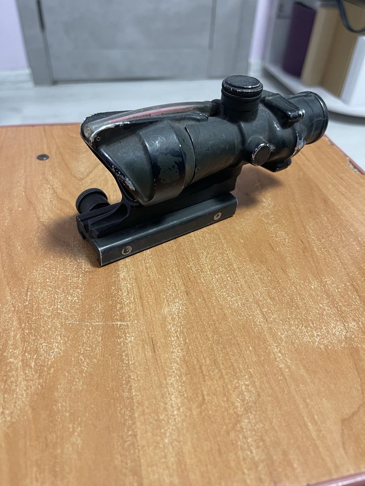 Приціл Trijicon ACOG 4x32