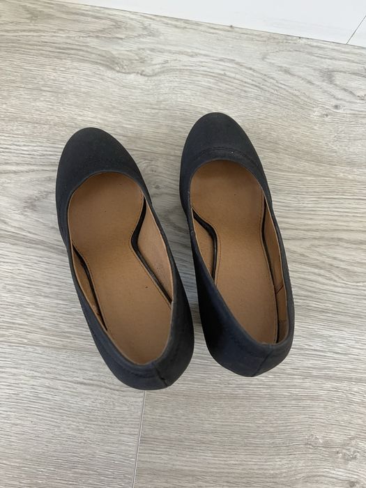 Sapatos pretos com salto