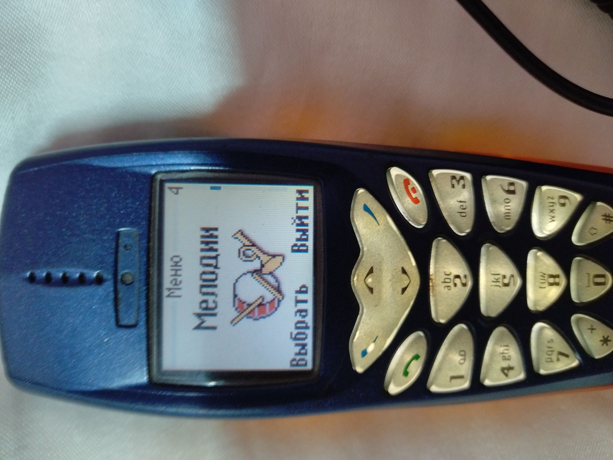 Мобильный телефон Nokia 3410