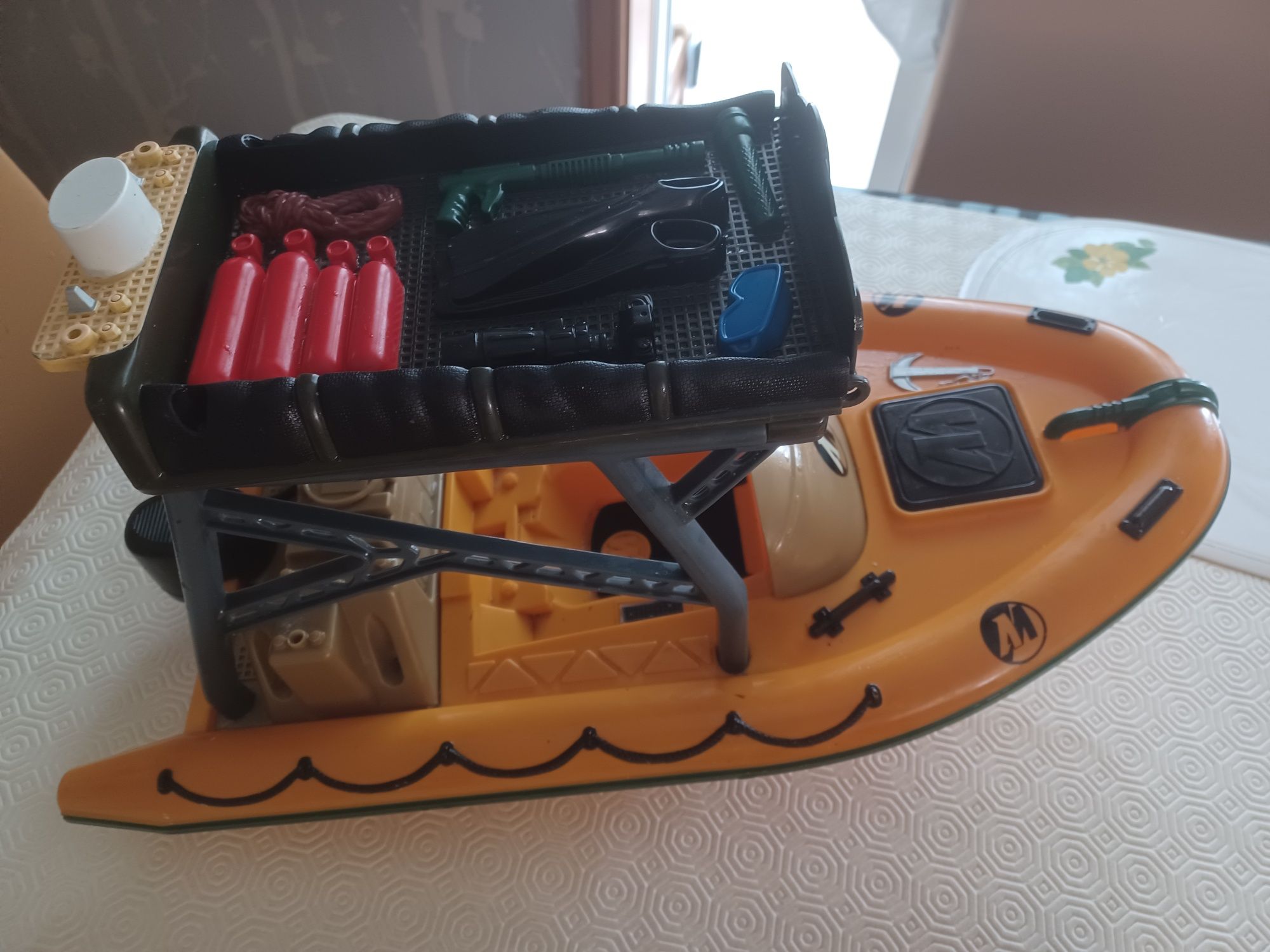 Barco e figura Actionman