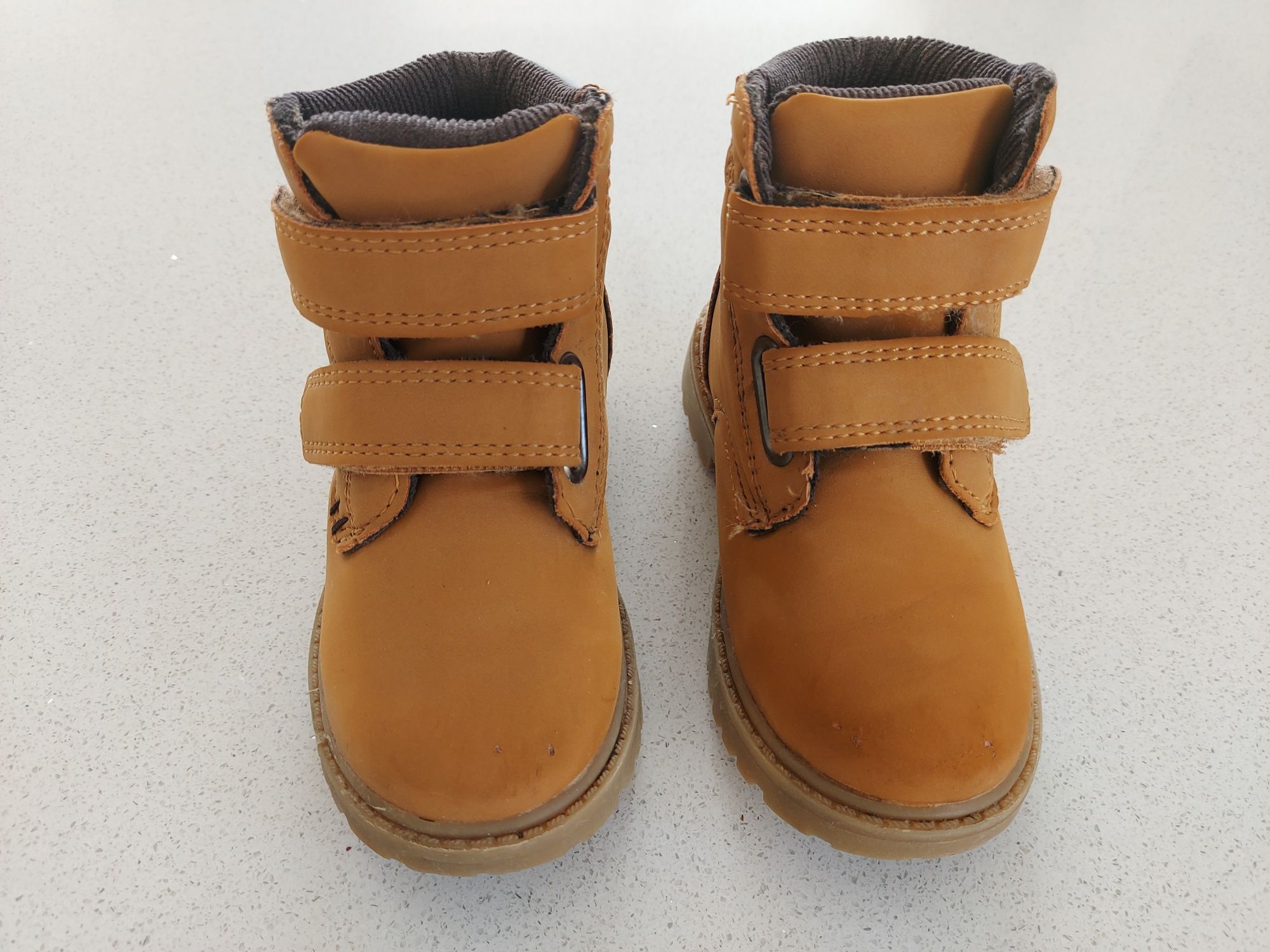 Zimowe buty botki Reserved / kozaki za kostkę r. 22 /23 (14,5 cm), UK