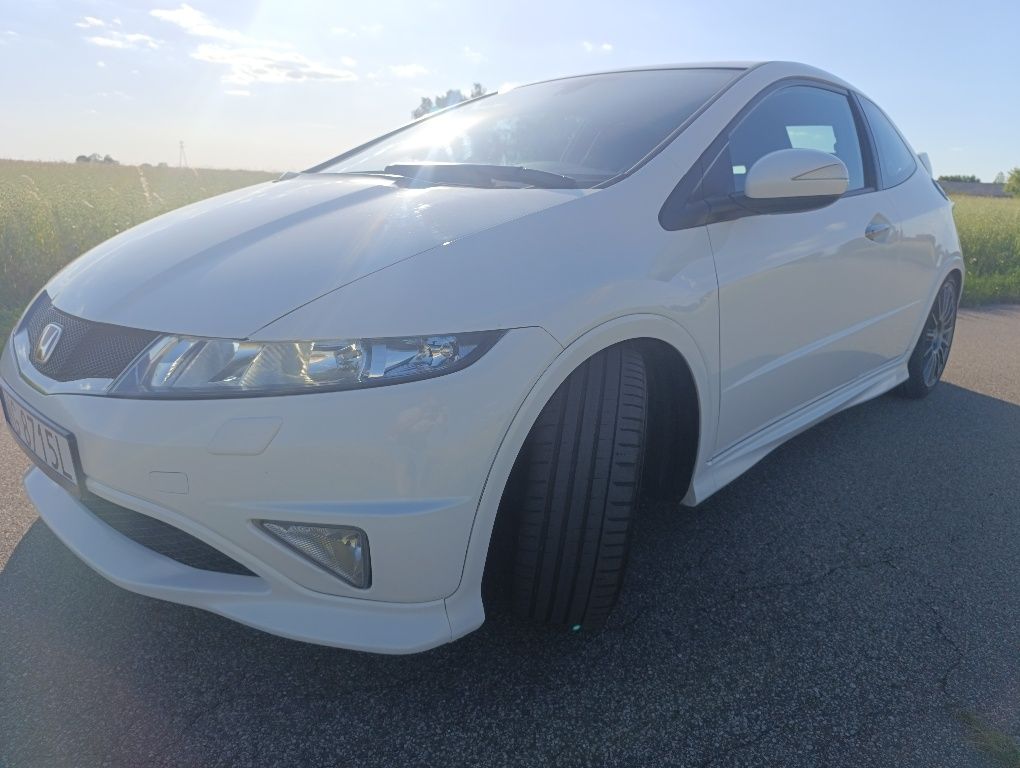 Honda Civic Type R Championship white