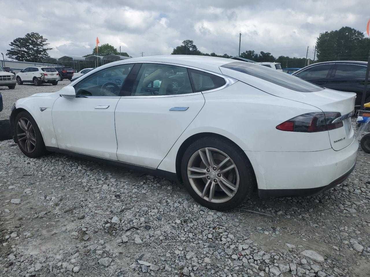 Tesla Model S 2014