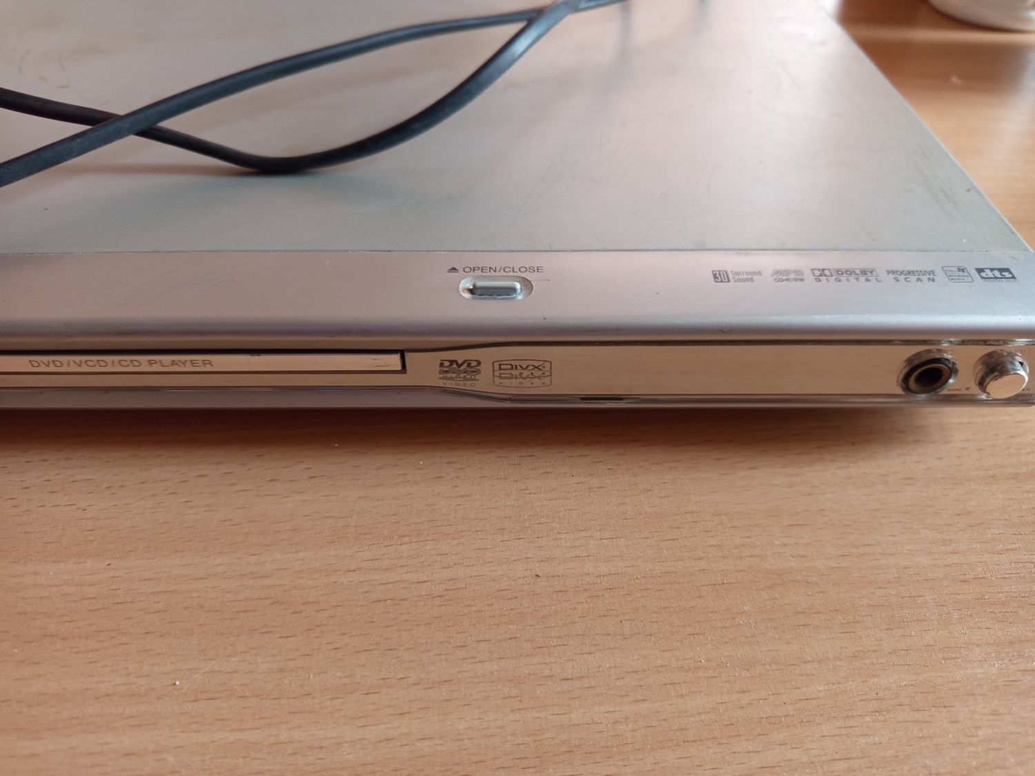 DVD програвач LG DKE 574 XB робочий з пультом