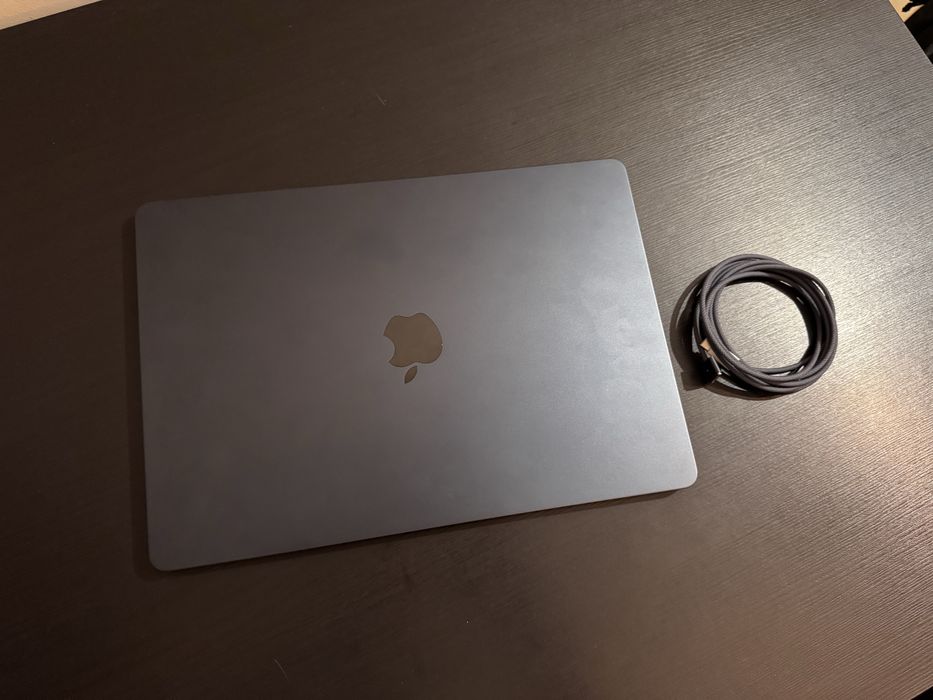 Macbook Air 15 cali M2 8 512 Midnight