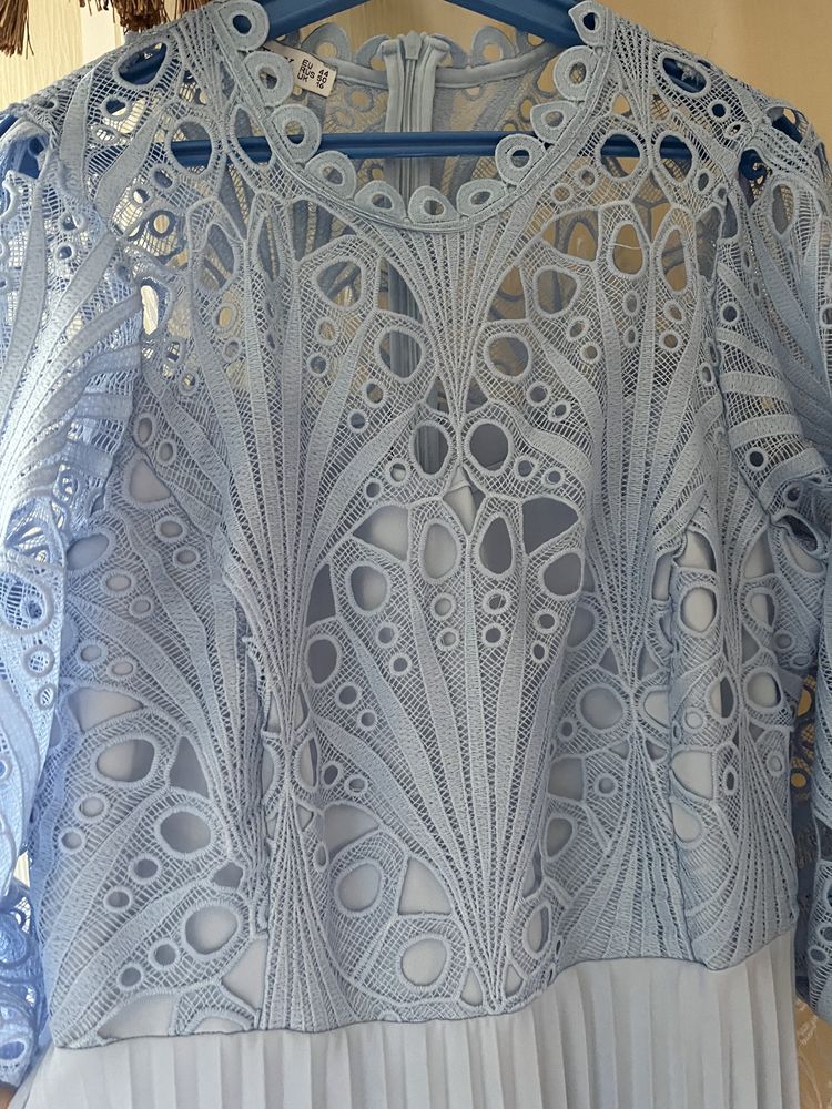 Сукня блакитна , (з мереживом )