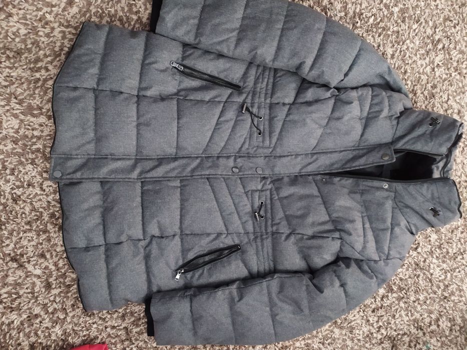 Пуховик розмір М-L